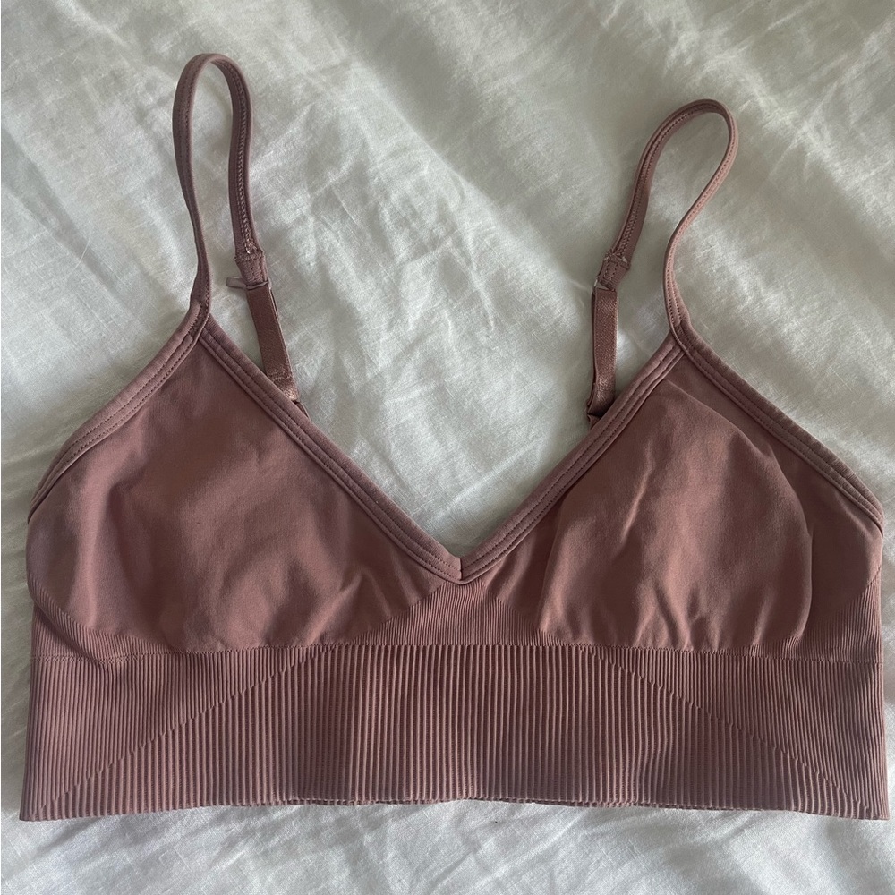 Lululemon sports bra. Blush/ rose. Size 8.